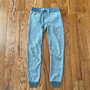 Live Love Dream (Aeropostale) gray joggers, good condition, (size: adult xs)